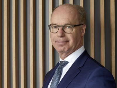 Lloyd Fonds Expansion mit Bayerische Vermögen, jetzt 5 Mrd. Assets under Management, zudem Beteiligung an KI Fintec Growney