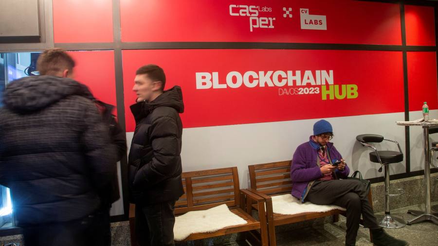 Vorsichtige Krypto-Unternehmen kehren verhalten nach Davos zurück
