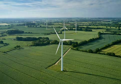 Qualitas Energy: Sammelt 2.4 Milliarden Euro für Erneuerbare-Energien-Projekte mit Leitfonds QE V ein