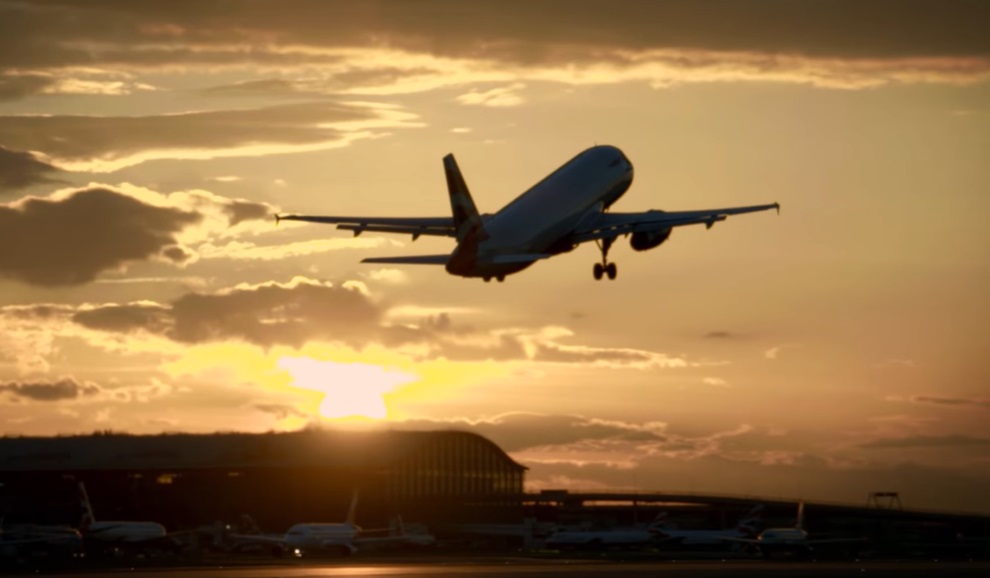 EU Launches Greenwashing Action Against Airlines Over Emissions Offsetting Claims