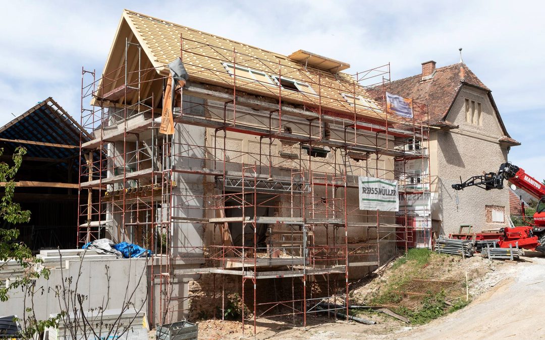 Holz und Baustahl günstiger: Kommt jetzt die Erholung in der Baubranche?