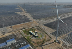 Indien: Weltgrößtes Kraftwerk für erneuerbare Energien mit 30.000 MW Leistung schreitet voran