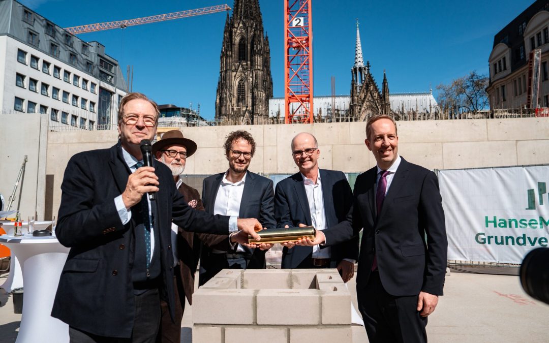Büro: HanseMerkur Grundvermögen und Bauwens legen Grundstein für Goldschmied-Carré am Kölner Dom