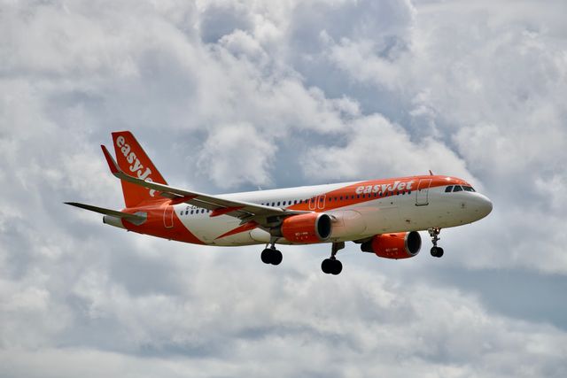 EasyJet opens talks with Castlelake after rejecting £4.9bn takeover bid
